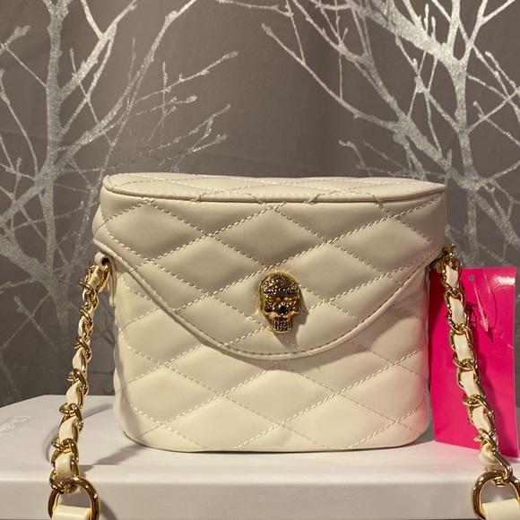 BNWT Betsey Johnson Xoviola Skull Crossbody Bag - Picture 1 of 8